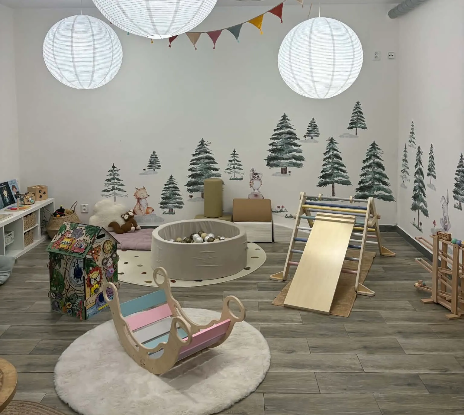 Nový dětský koutek s montessori hračkami Elis Design