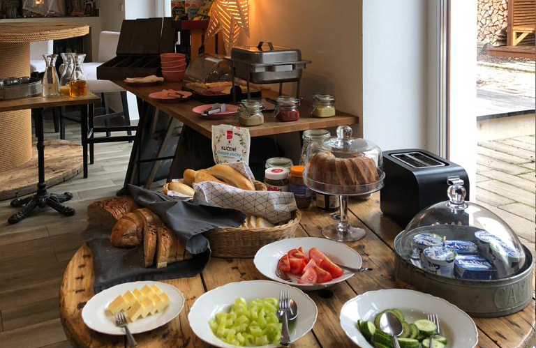 Snídaně v ceně pobytu na penzionu Anděl v Rožnově pod Radhoštěm